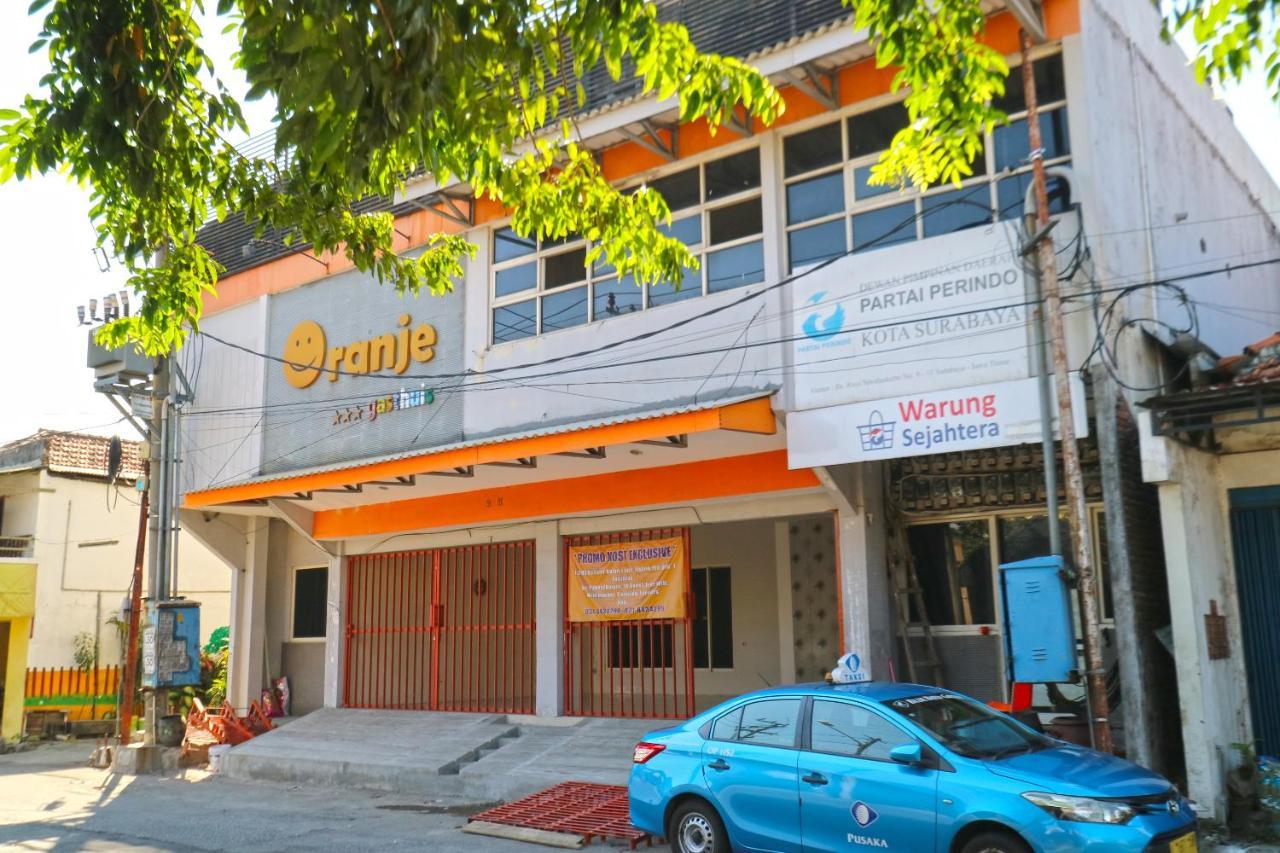 Oranje Gasthuis Hotel Surabaya Exterior photo